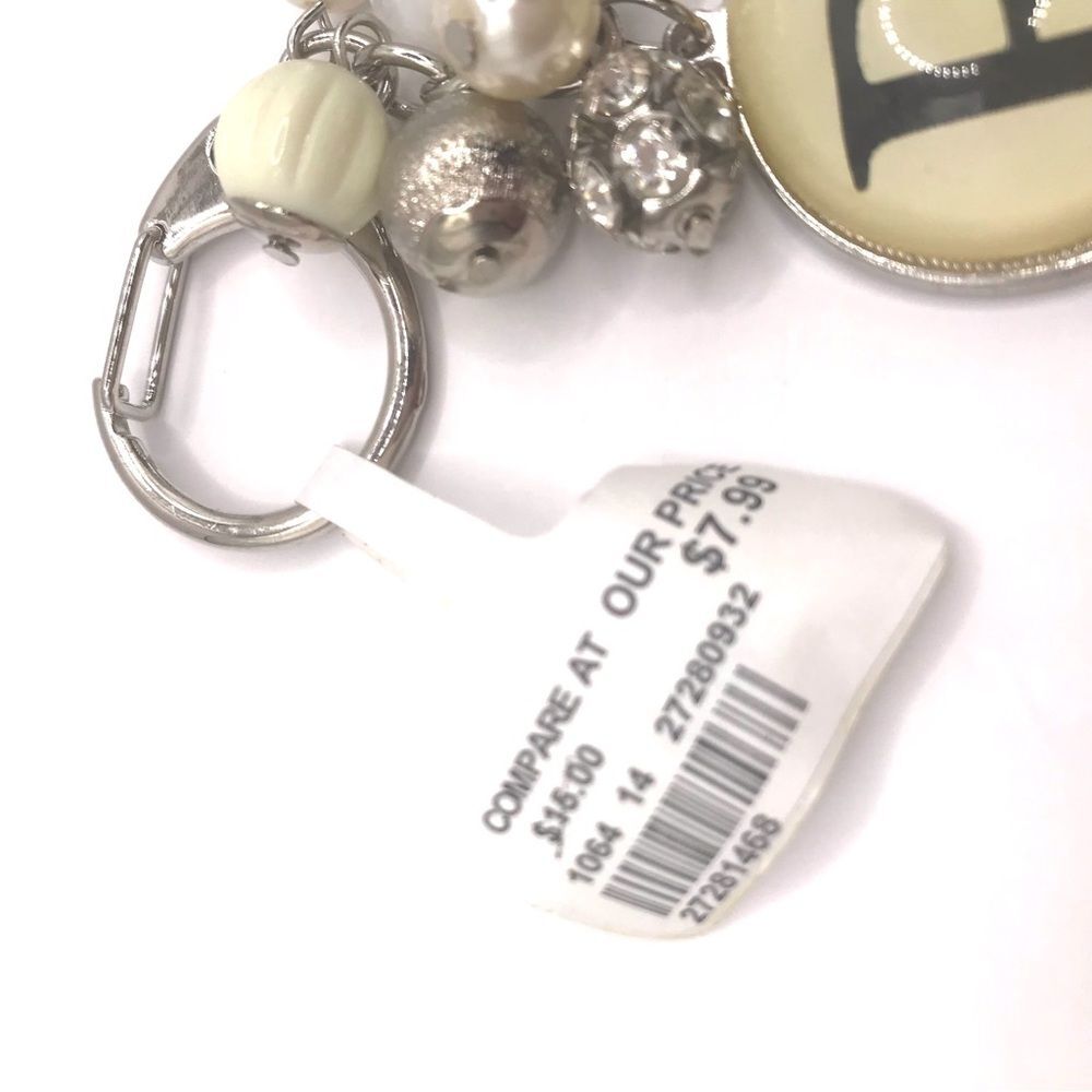 Silver Chic Initial R Keychain Car Accessory - Picture 5 of 6